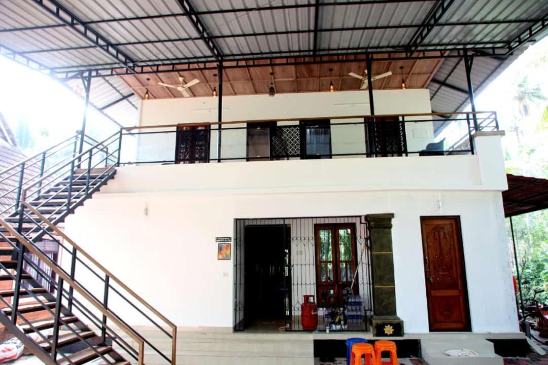 The Munroe Vibes Inn Mundrothuruth ห้อง รูปภาพ